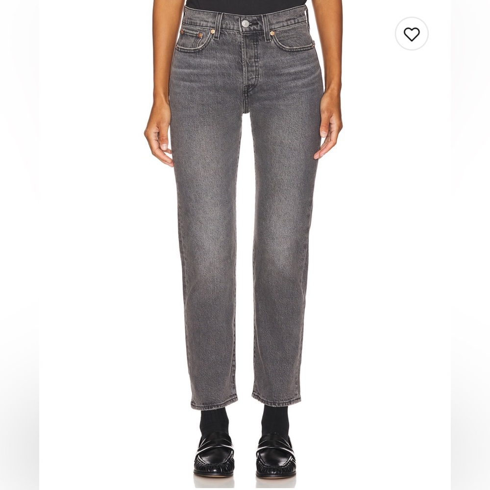 Levi's NWOT Gray Straight Leg Jeans Classic Style